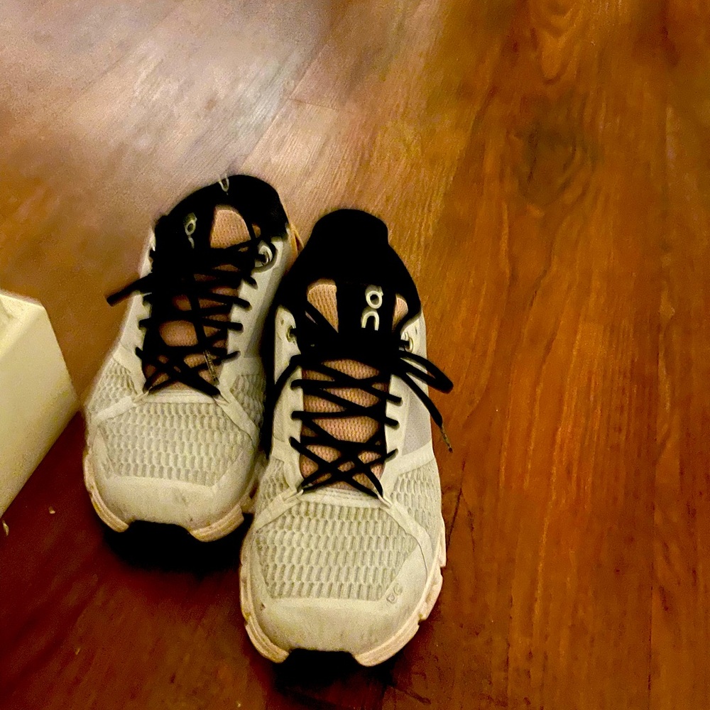 On running size 8 women’s sneakers